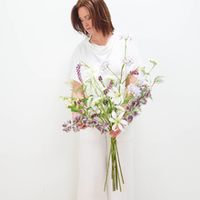 Afbeelding in Gallery-weergave laden, Zijden bloemen Moederdag arrangement
